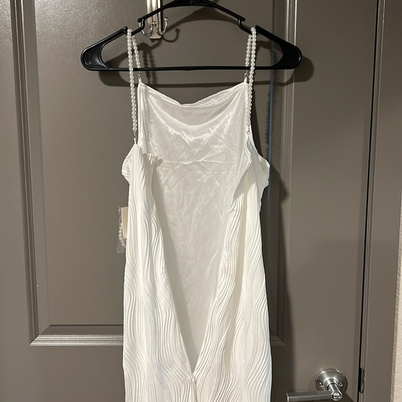 Rihoas White wavy dress - Picture 4 of 5